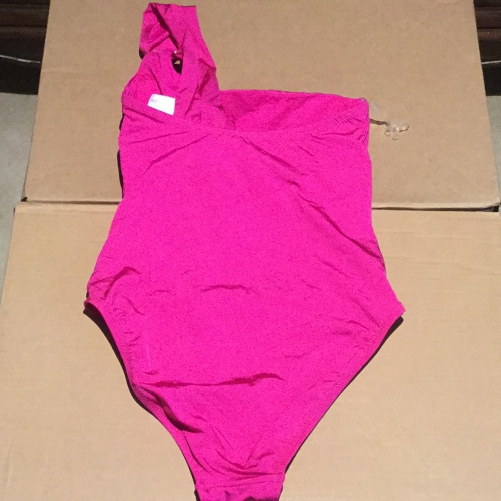NWT $142 TRINA TURK BERRY ONE SHOULDER ONE PIECE - Picture 8 of 8